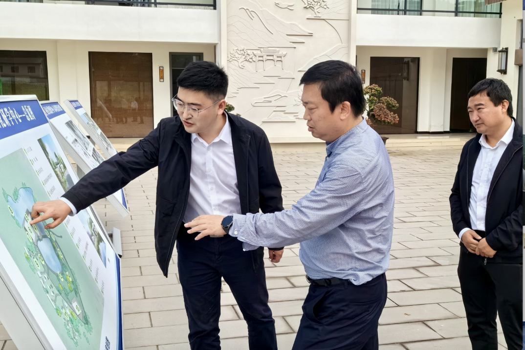 省hndrkj.com集团领导赴南充市邓家沟村调研乡村振兴工作